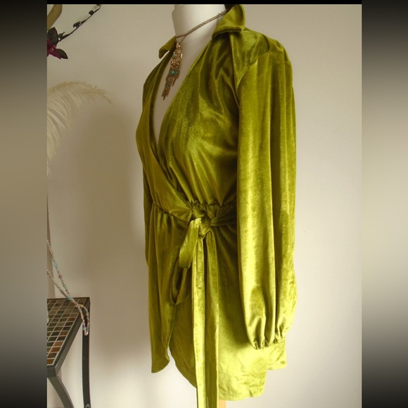 Gorgeous shimmering green velvet wrap dress or jacket small - Picture 5 of 9